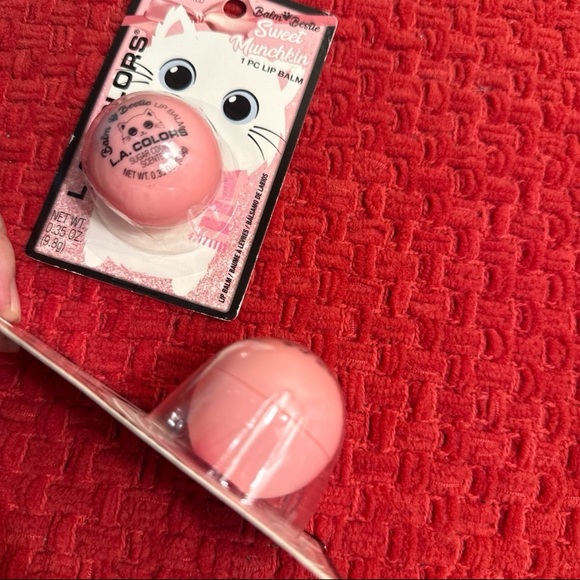 🐱🐱 L.A. COLORS Balm Bestie Sweet Munchkin Sugar Cookie Scented Lip Balm 🐱🐱 - Picture 3 of 4